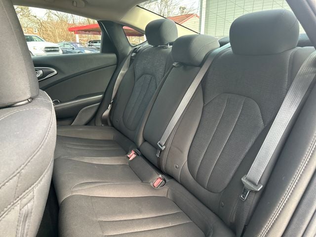 2016 Chrysler 200 Limited