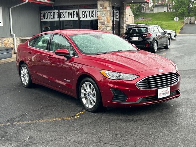 2019 Ford Fusion SE's photo
