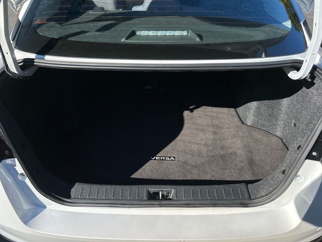 2021 Nissan Versa 1.6 SR