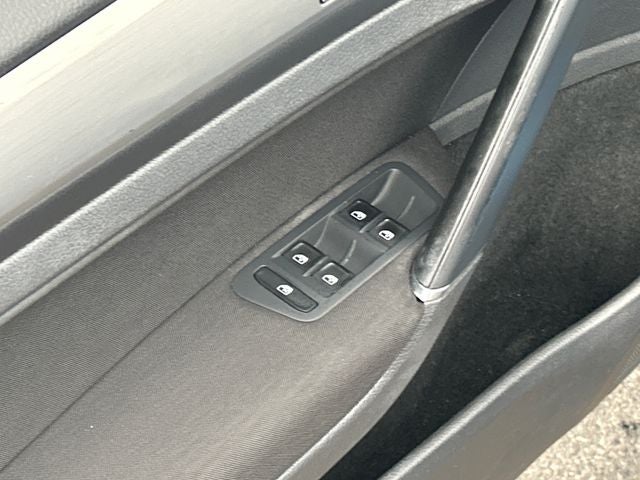 2016 Volkswagen Golf TSI S 4-Door