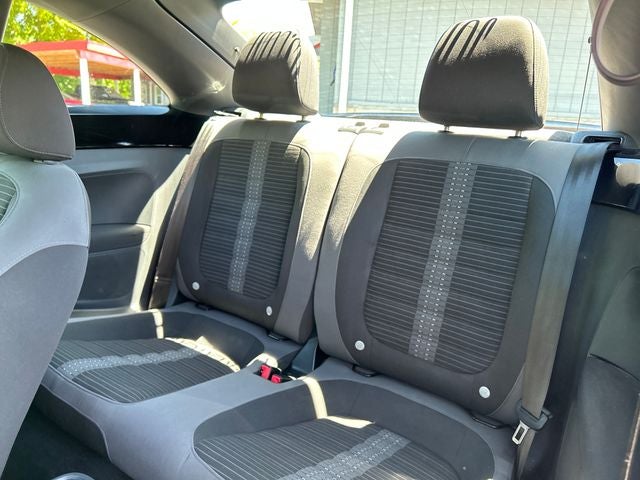 2012 Volkswagen Beetle 2.0 TSi