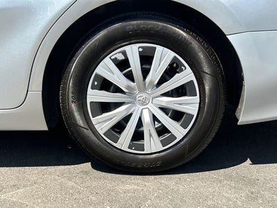2019 Toyota Camry Hybrid LE