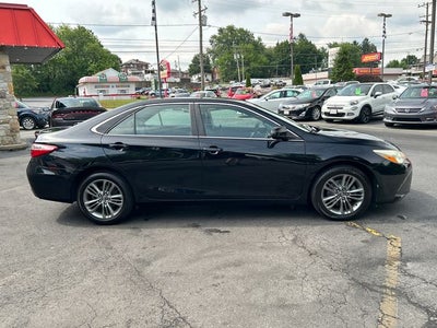 2017 Toyota Camry SE
