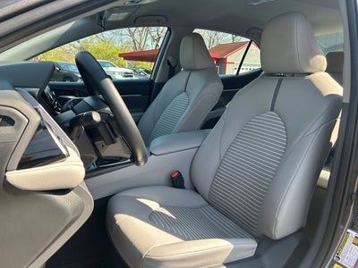 2022 Toyota Camry Hybrid SE