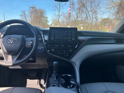 2022 Toyota Camry Hybrid SE
