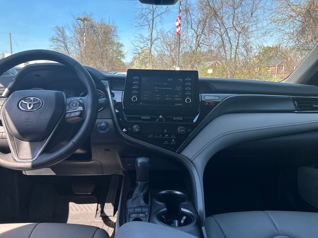 2022 Toyota Camry Hybrid SE