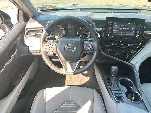 2022 Toyota Camry Hybrid SE