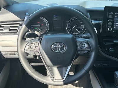 2022 Toyota Camry Hybrid SE