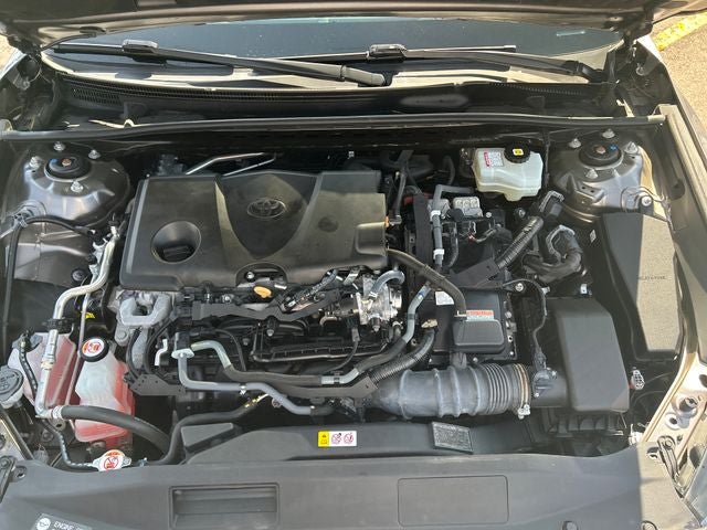 2022 Toyota Camry Hybrid SE