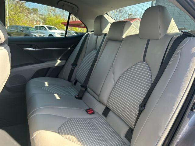 2022 Toyota Camry Hybrid SE