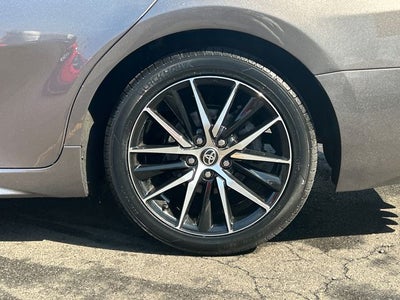 2022 Toyota Camry Hybrid SE