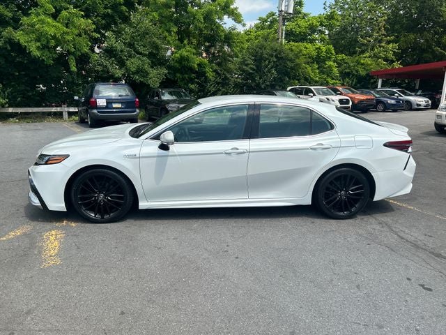 2021 Toyota Camry Hybrid XSE