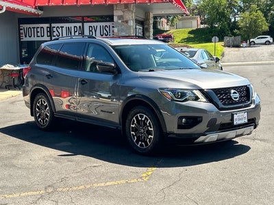 2020 Nissan Pathfinder SL