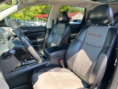 2020 Nissan Pathfinder SL