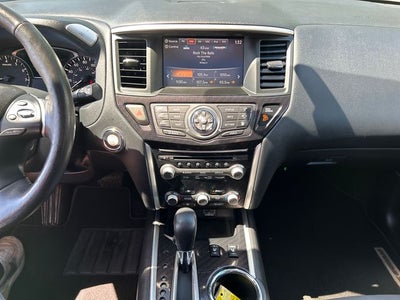 2020 Nissan Pathfinder SL