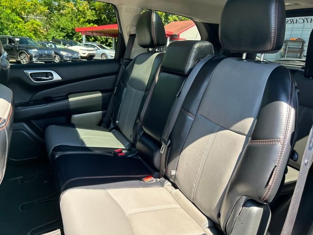 2020 Nissan Pathfinder SL