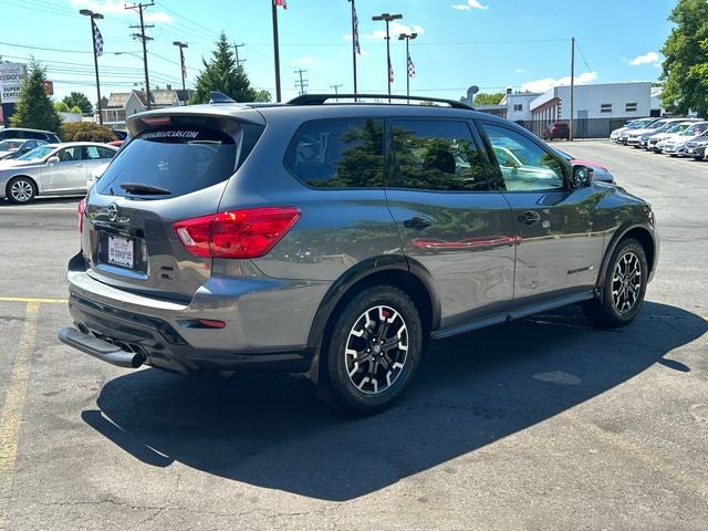 2020 Nissan Pathfinder SL