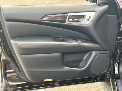 2019 Nissan Pathfinder SL