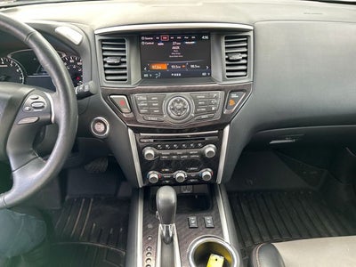 2019 Nissan Pathfinder SL