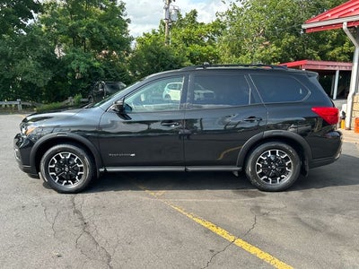 2019 Nissan Pathfinder SL