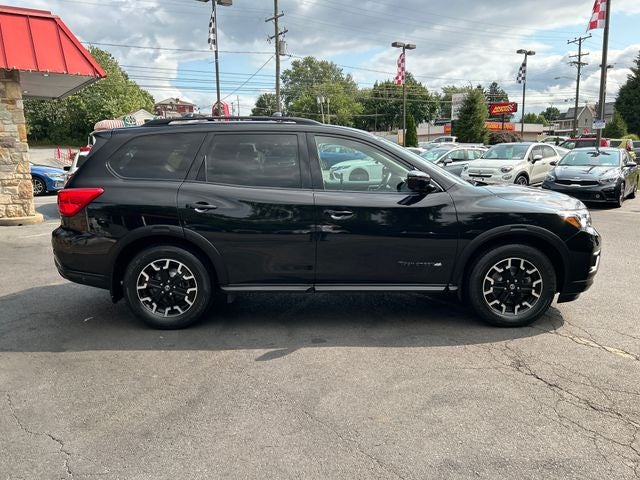 2019 Nissan Pathfinder SL