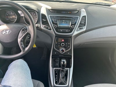 2014 Hyundai Elantra SE