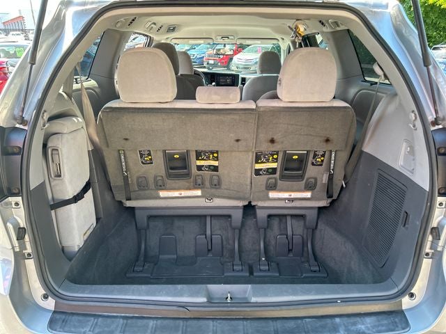 2015 Toyota Sienna LE 8 Passenger