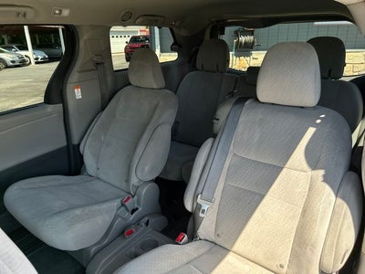 2015 Toyota Sienna LE 8 Passenger