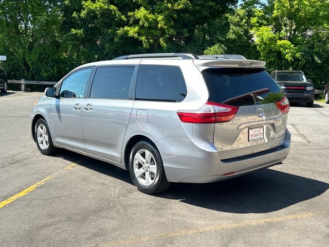 2015 Toyota Sienna LE 8 Passenger