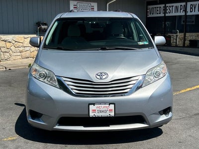 2015 Toyota Sienna LE 8 Passenger