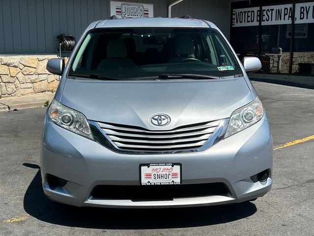 2015 Toyota Sienna LE 8 Passenger