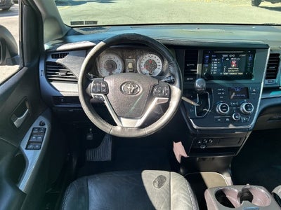 2015 Toyota Sienna SE 8 Passenger