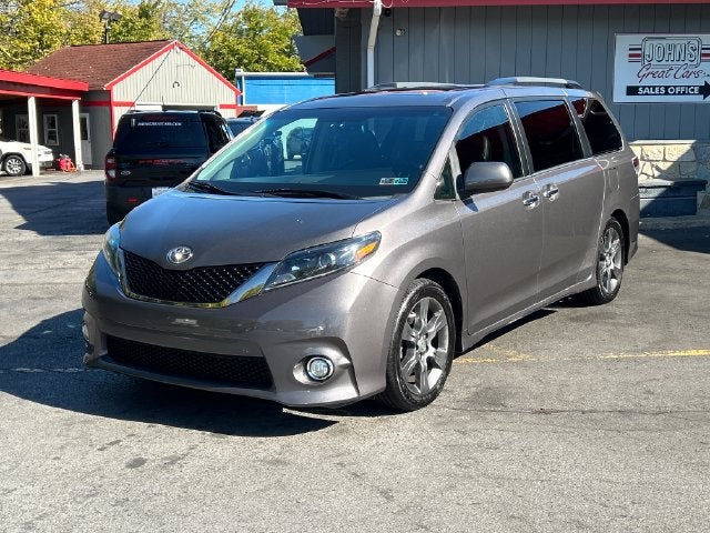 2015 Toyota Sienna SE 8 Passenger