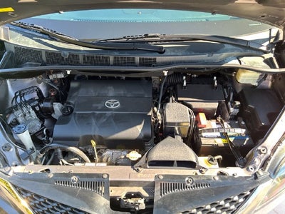 2015 Toyota Sienna SE 8 Passenger