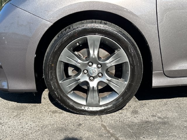 2015 Toyota Sienna SE 8 Passenger