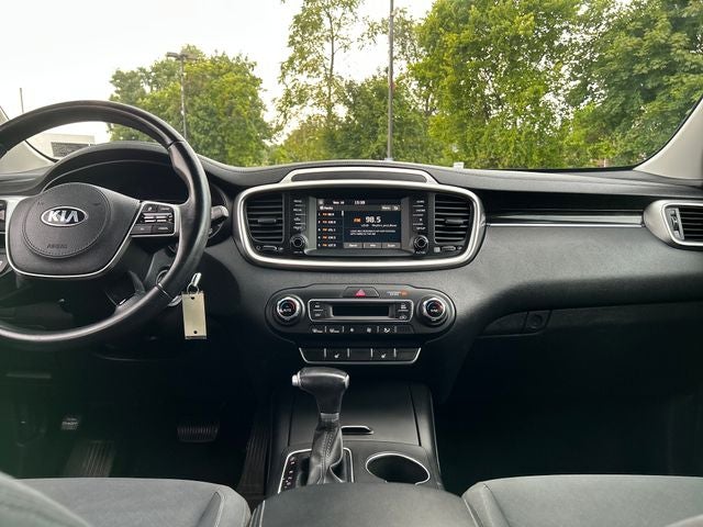 2019 Kia Sorento S