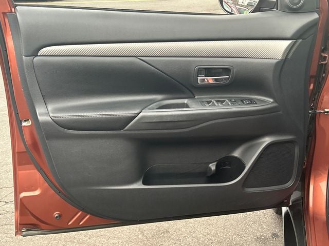 2015 Mitsubishi Outlander SE