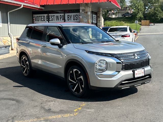 2022 Mitsubishi Outlander ES