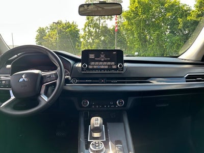 2022 Mitsubishi Outlander ES