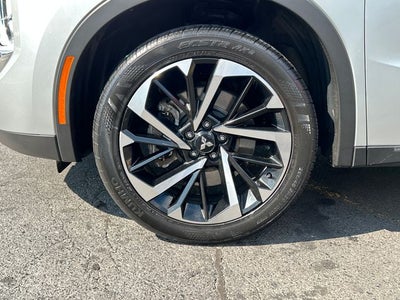 2022 Mitsubishi Outlander ES