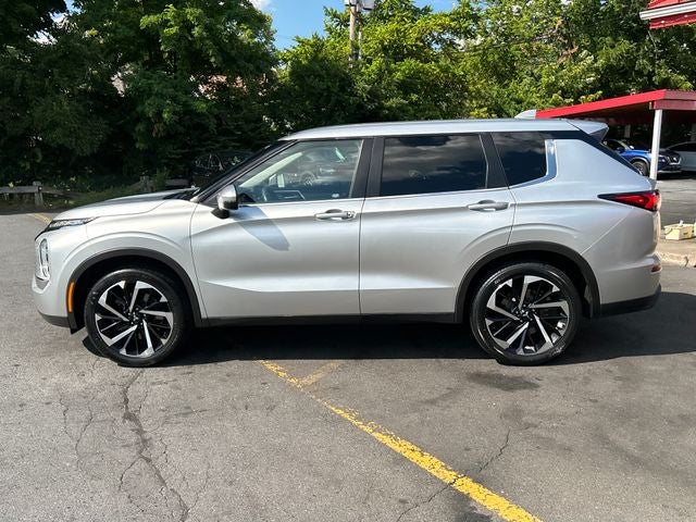 2022 Mitsubishi Outlander ES