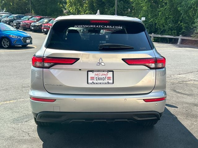 2022 Mitsubishi Outlander ES
