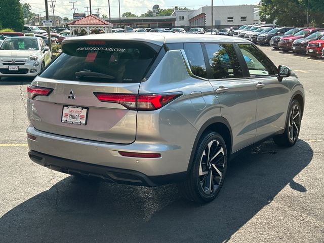 2022 Mitsubishi Outlander ES