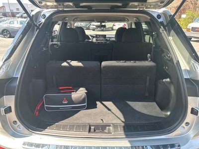 2022 Mitsubishi Outlander ES