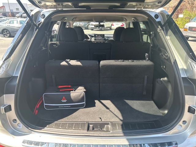 2022 Mitsubishi Outlander ES