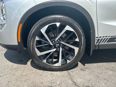 2022 Mitsubishi Outlander ES