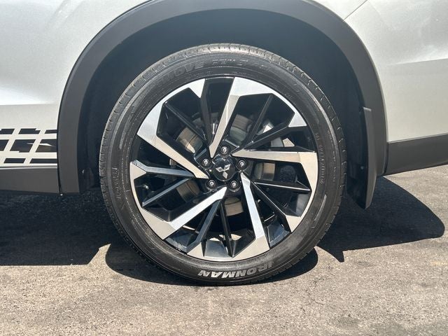 2022 Mitsubishi Outlander ES