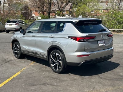 2022 Mitsubishi Outlander ES