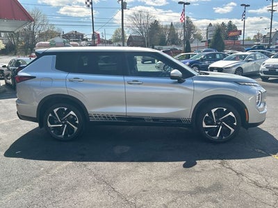 2022 Mitsubishi Outlander ES