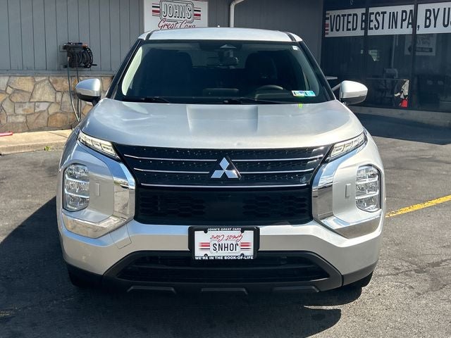 2022 Mitsubishi Outlander ES
